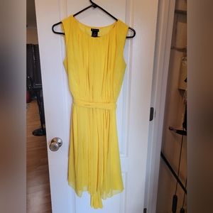 Lightweight mid-thigh yellow dress